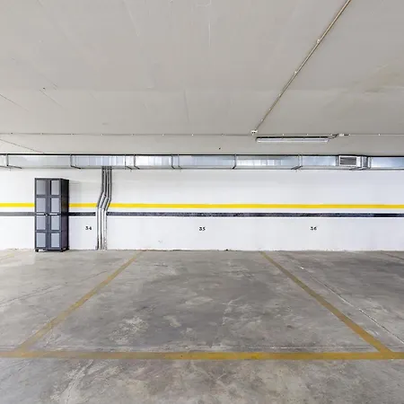 2 Bdr W/pool And Jacuzzi By Lovelystay *