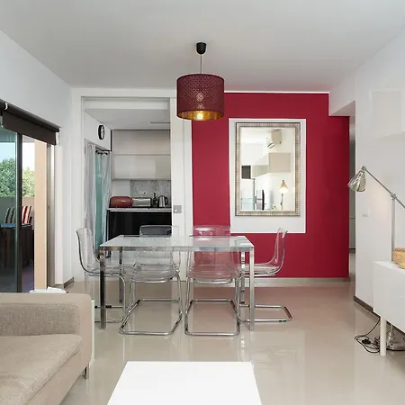 Apartment 2 Bdr W/pool And Jacuzzi By Lovelystay