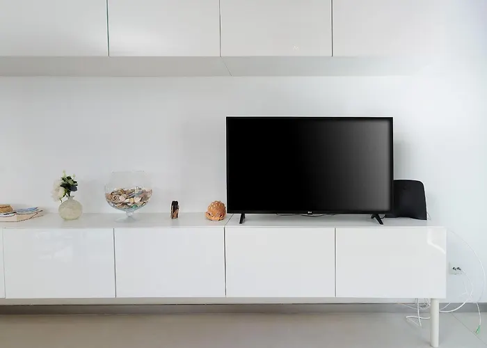 2 Bdr W/pool And Jacuzzi By Lovelystay * Portimão