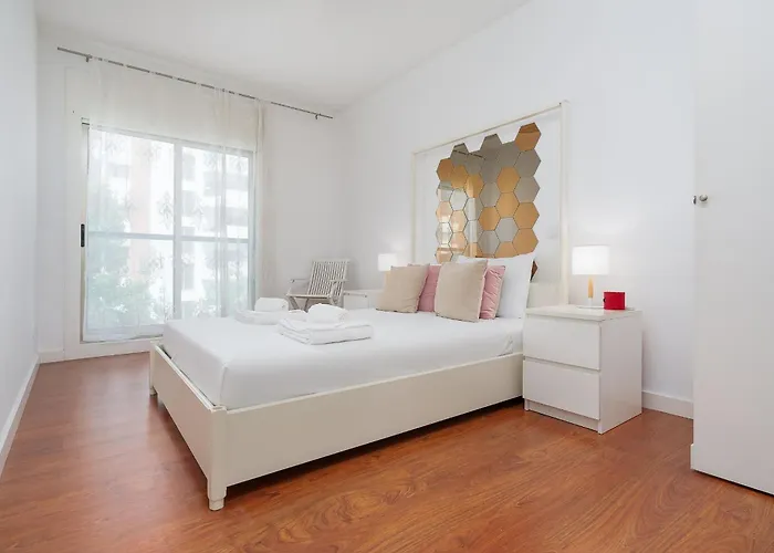 2 Bdr W/pool And Jacuzzi By Lovelystay Portimão