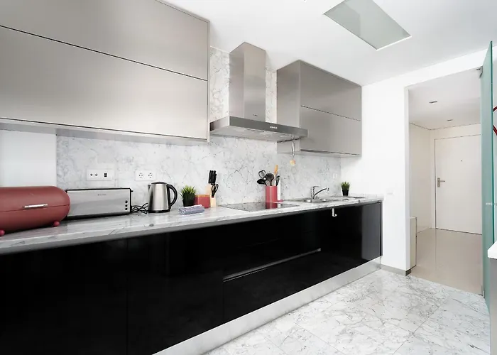 2 Bdr W/pool And Jacuzzi By Lovelystay Appartement Portimão