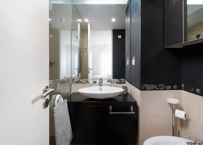 2 Bdr W/pool And Jacuzzi By Lovelystay Portimão