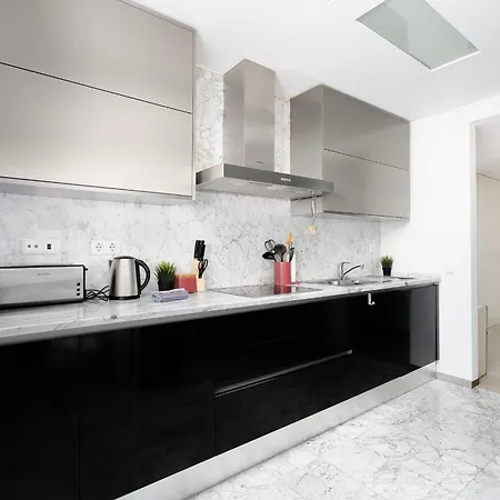 2 Bdr W/pool And Jacuzzi By Lovelystay Apartamento Portimão