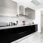 2 Bdr W/pool And Jacuzzi By Lovelystay Apartament Portimão