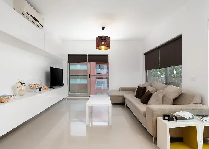 2 Bdr W/pool And Jacuzzi By Lovelystay * 波尔蒂芒